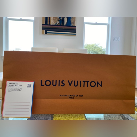Authentic LV Paper Shopping Bag & Private Event Exhibition Post Card - Picture 3 of 7
